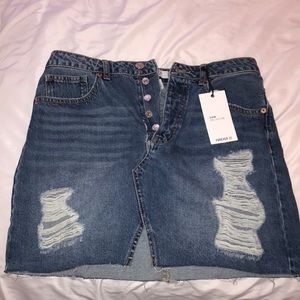 FOREVER 21 RIPPED DENIM SKIRT